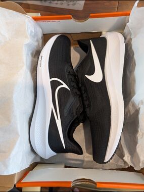 Nike Air Zoom Pegasus 39 TB Black and White Women's Running Sneakers